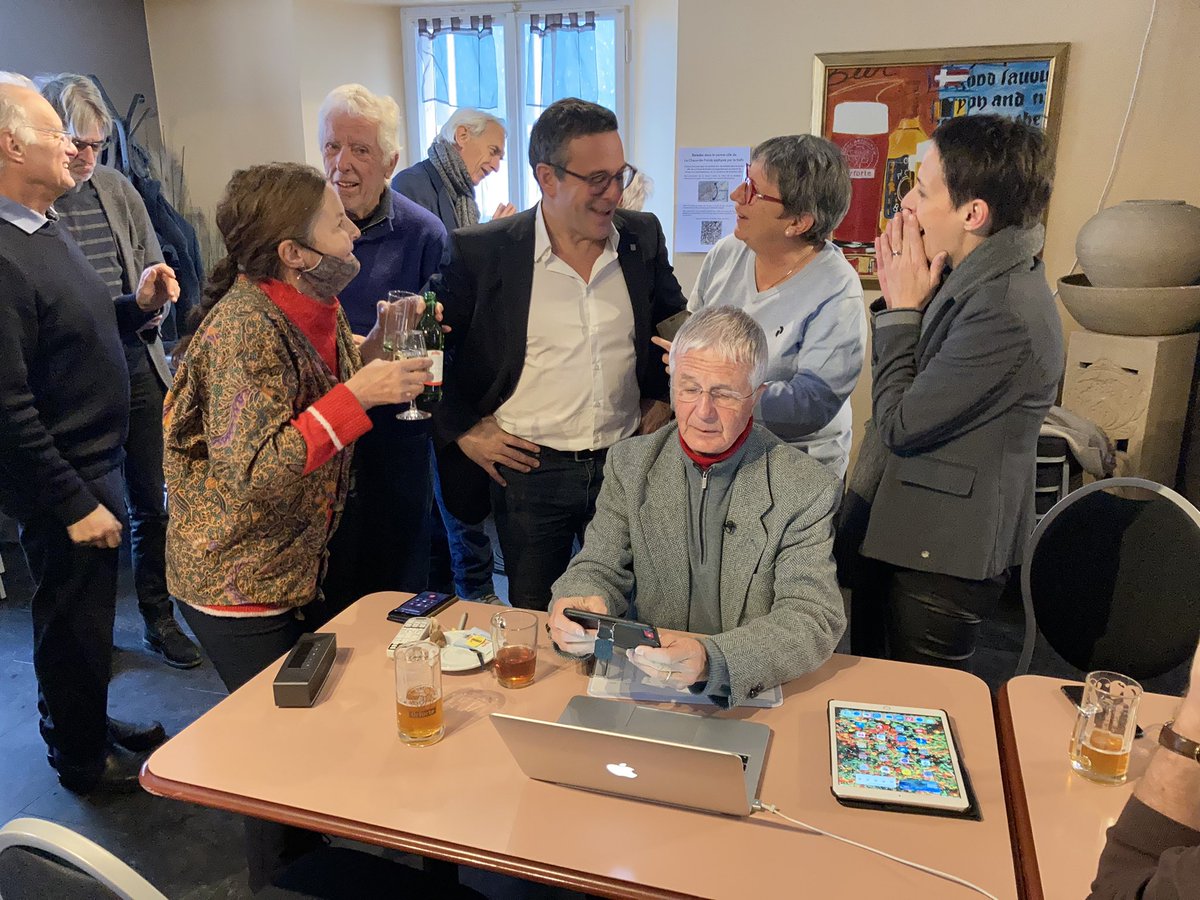 82% de oui en ville de @lachauxdefonds pour son contournement Est. Émotion dans le stamm des partisans. “La population nous dit oui, allez-y !” dixit <a href="/huguenin_elie/">Théo Huguenin-Elie</a> <a href="/RTSinfo/">RTS Info (compte archivé)</a> #chvote