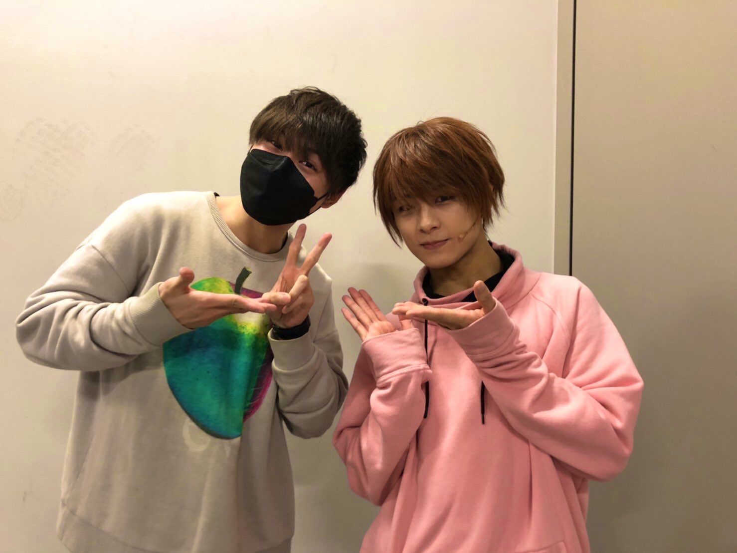 矢野 奨吾 舞台ギヴン 観劇させていただきました 真冬の歌 素晴らしかったです ギヴンの世界が舞台上で確かに存在していました キャスト スタッフの皆様の努力と執念を感じました ひとりでも多くの方に観ていただけたらと思います ぜひ劇場に