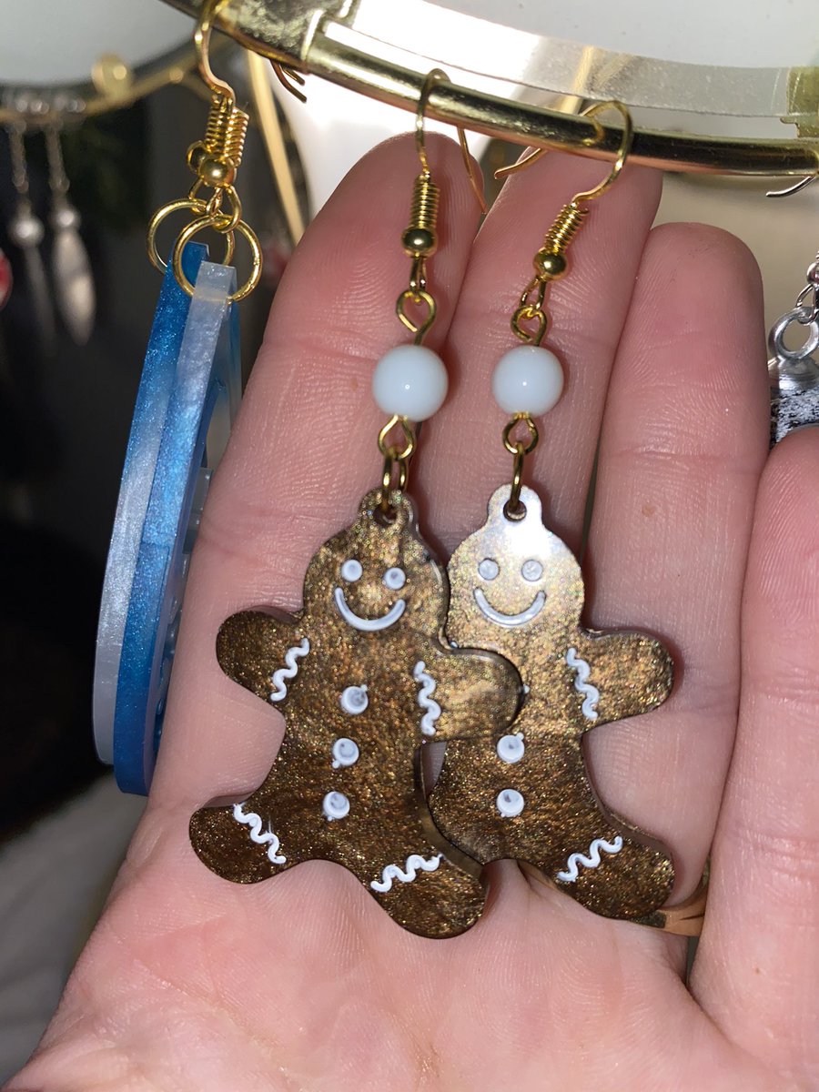 amyporter29's tweet photo. Look at these cute little earrings I made 😍 https://t.co/sbmQ8ajwoD