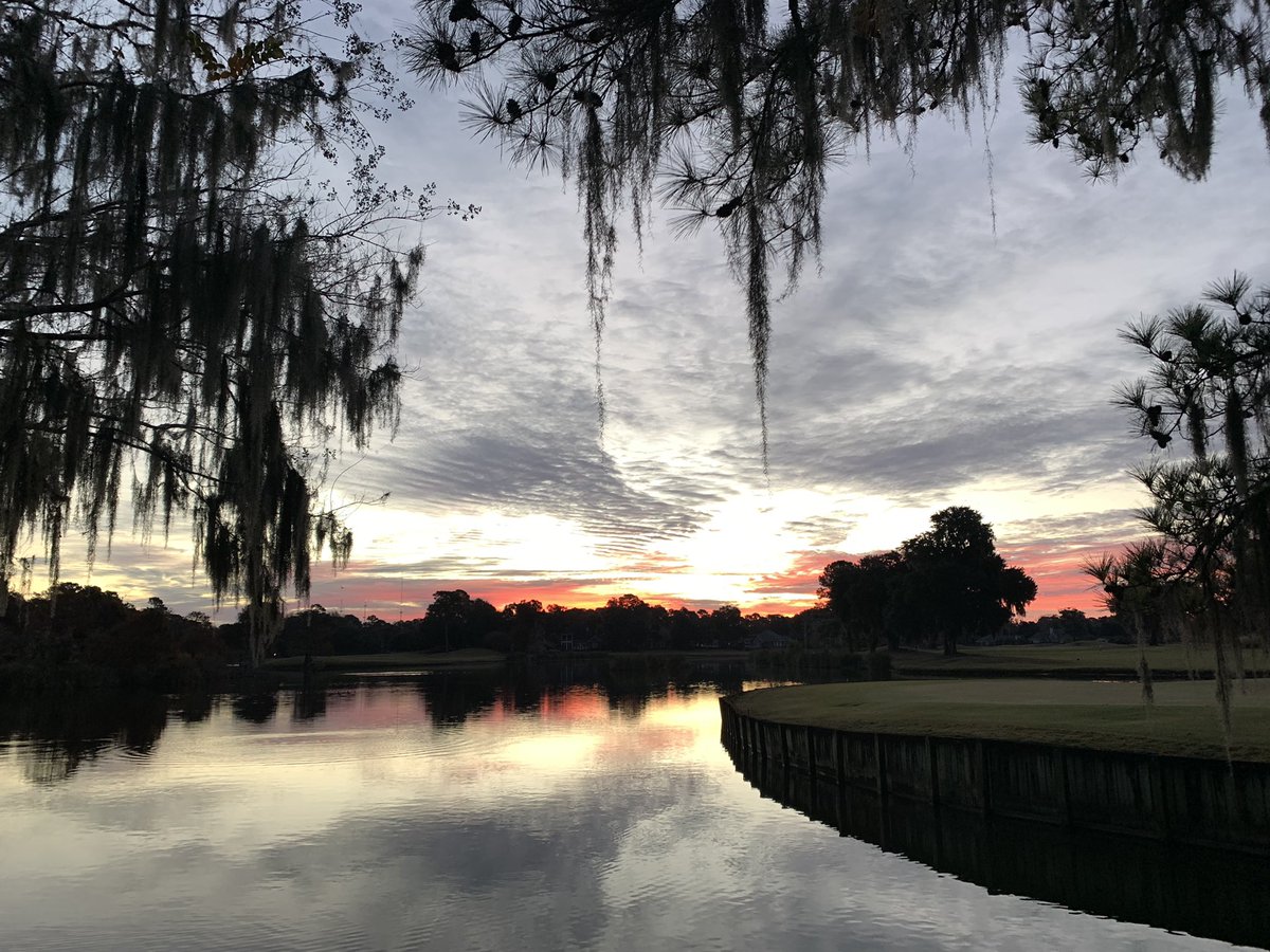 golfstudent409's tweet photo. A beautiful start in Gods country here at Heritage Club #mycarolinasmorning https://t.co/OVCp89poE0