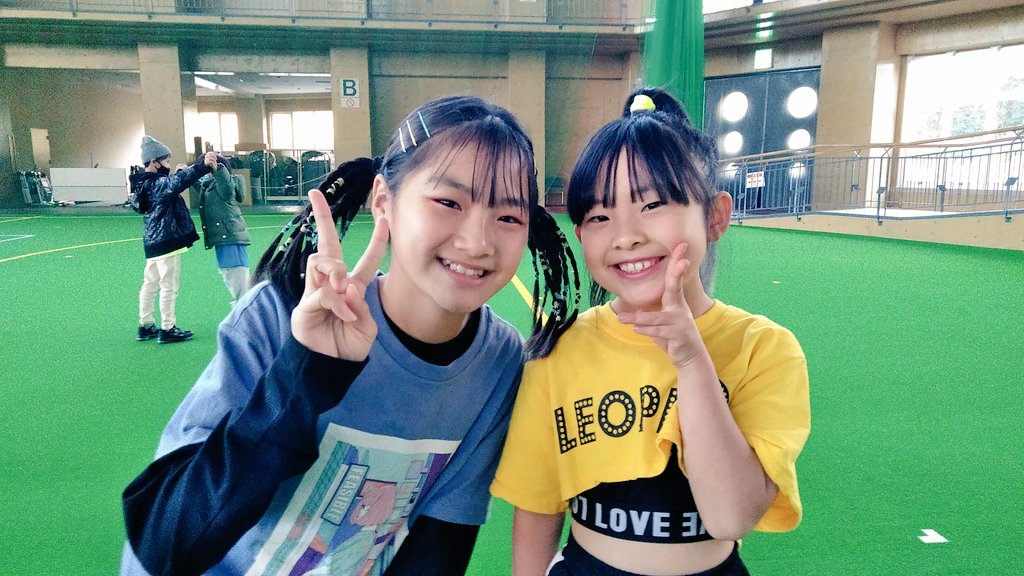 m19731206's tweet photo. (※撮影許可頂いてます)

今日もとてもカッコよかった

" ルナさん "と一緒に撮影✨

髪型もチョー素敵でした。しずく、本当はたくさんルナさんに話したいことがあるはずなのに･･･(笑)

ルナさんのダンスの動画は繰り返し観て勉強してます🎶
#アドバンス金沢 #アクターズスタジオ金沢校 #ACTD2 https://t.co/FGdbmwtjPE
