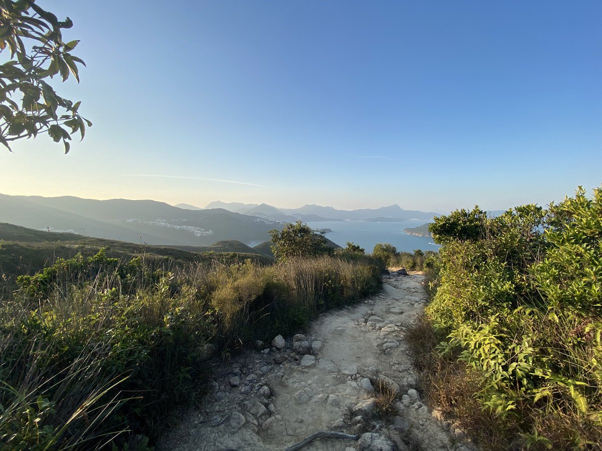 Perfect afternoon for hiking in Clearwater Bay yesterday. 🥾 🪁