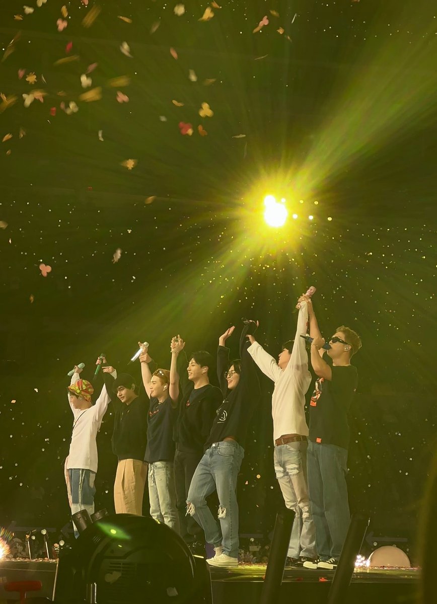 Wiki stage. Концерт БТС 2021 Лос Анджелес. Концерт БТС В Лос Анджелесе 2021. Концерт BTS В Лос Анджелесе 2022. БТС PTD Concert.