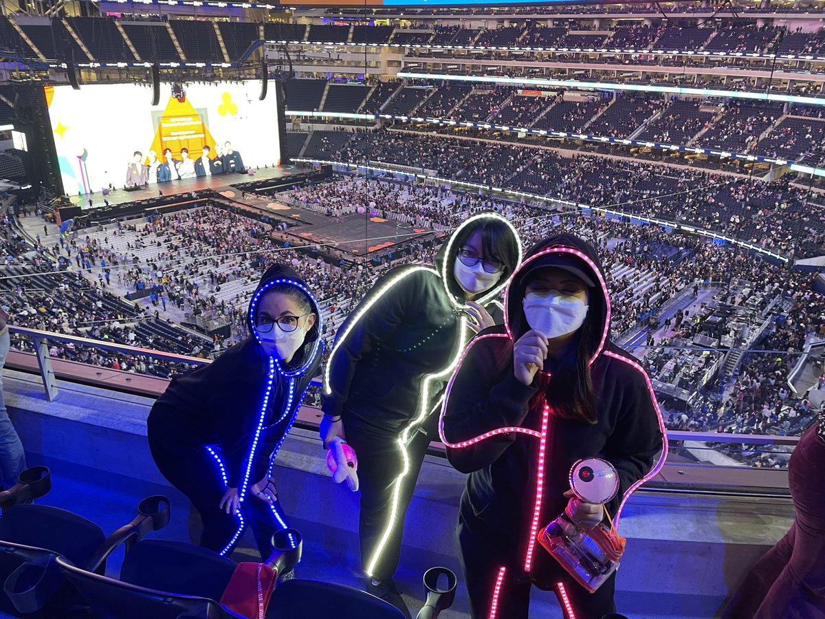 mightywanderer9's tweet photo. We don’t need permissions to dance #BTSCONCERT #BTSSoFiStadium #PTD_ON_STAGE_LA @BTS_twt https://t.co/XHasZtGdZ7