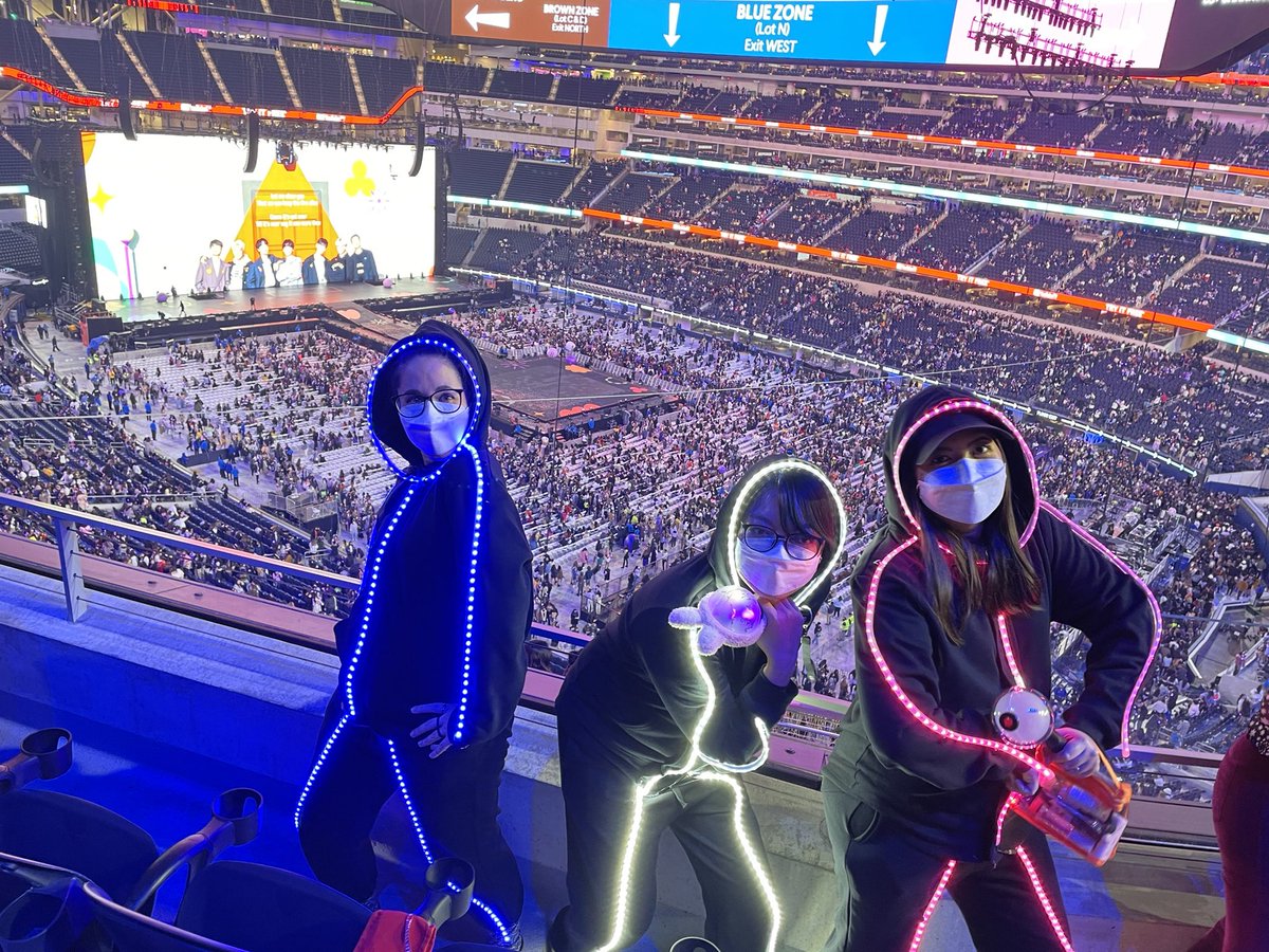 mightywanderer9's tweet photo. We don’t need permissions to dance #BTSCONCERT #BTSSoFiStadium #PTD_ON_STAGE_LA @BTS_twt https://t.co/XHasZtGdZ7