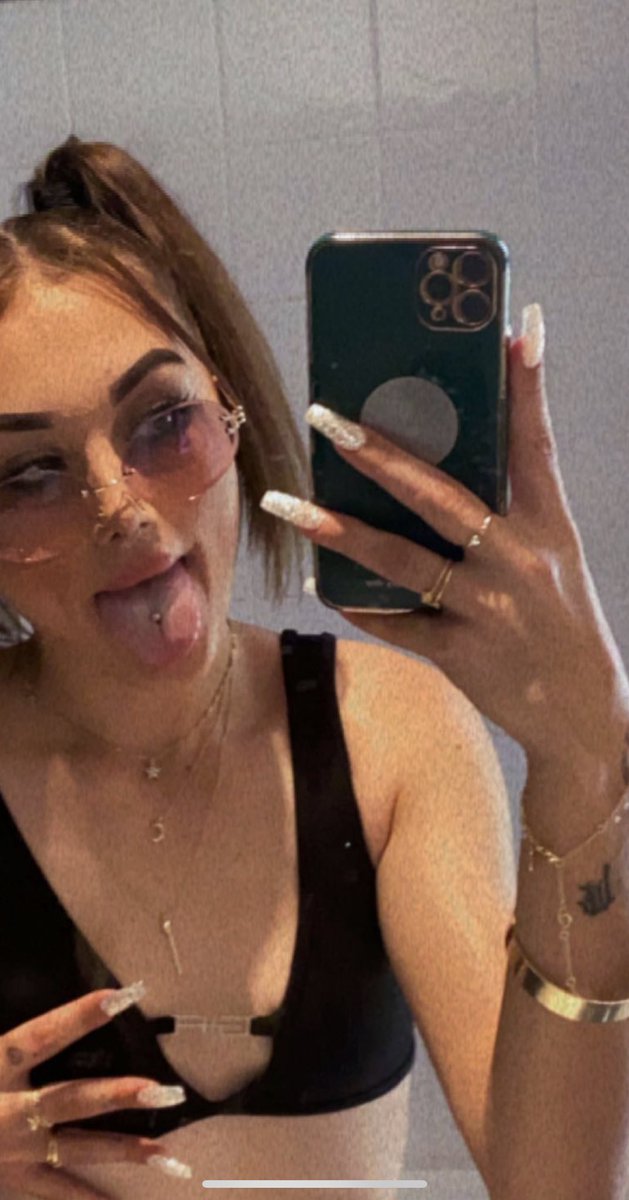 Tillybabexo1's tweet photo. Heyy come sub to my naughty 😈 of page a load of great bundles waiting just for you! 🥵 link in bio 😘 https://t.co/20Mw6gOsQz