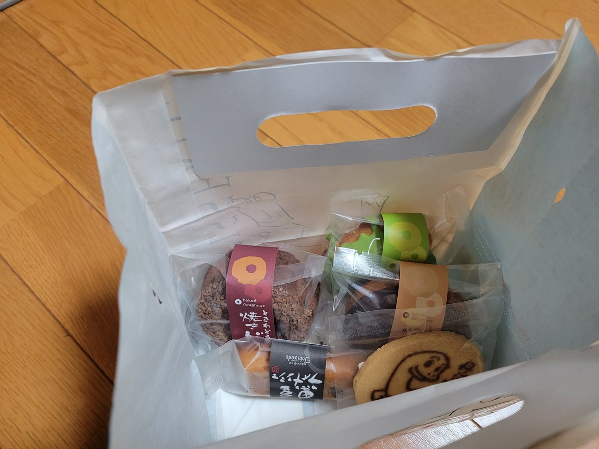 odesuke_rb1's tweet photo. 最後にコラボありがとうございました😊
お菓子もありがとうございます🙇

からのオデともお別れしてきました！
11年間ありがとう！ https://t.co/mlbRsXNrIb