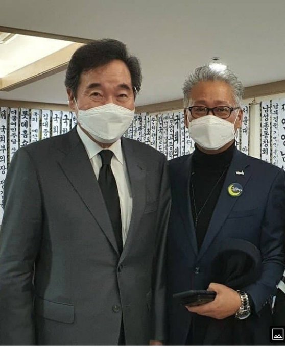 "이재명 변호사비 대납의혹은 가짜뉴스"
news.v.daum.net/v/202111261308… 
이놈이 "이재명 대납의혹을 만들어낸" 깨시연 대표란다.
이나견은 '도깨비 똥파리'들과 가짜뉴스 만들면서, 윤썩렬 도우미를 하고 자빠졌단다.
민주당은 당장 이나견을 출당시켜라!!