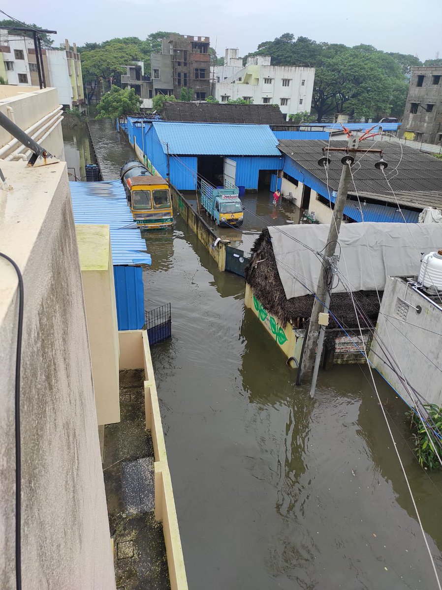 muthutvl's tweet photo. Situation in Sri Ganesh Nagar Kolapakkam porur is very worse for last 10 days. Govt authorities please help.         @CMOTamilnadu @Udhaystalin @iraiyanbu007 @thamoanbarasan https://t.co/JkCzTpRukO