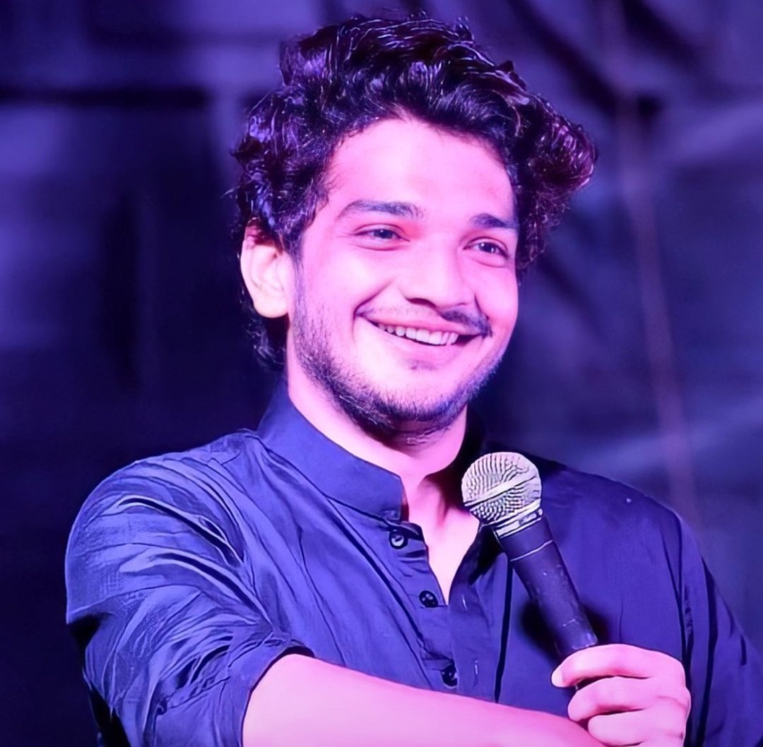 dritzz02's tweet photo. aaj sirf ekk comedian nhi jhuka hain,
woh harr ek person jhuka hain,jiska dream ho to being comedian 😢
coz we Indians are taking news as comedy N comedians ko to unka kaam tak nhi karne dete!💔
#MunawarFaruqui https://t.co/Z5DW4JFRkx