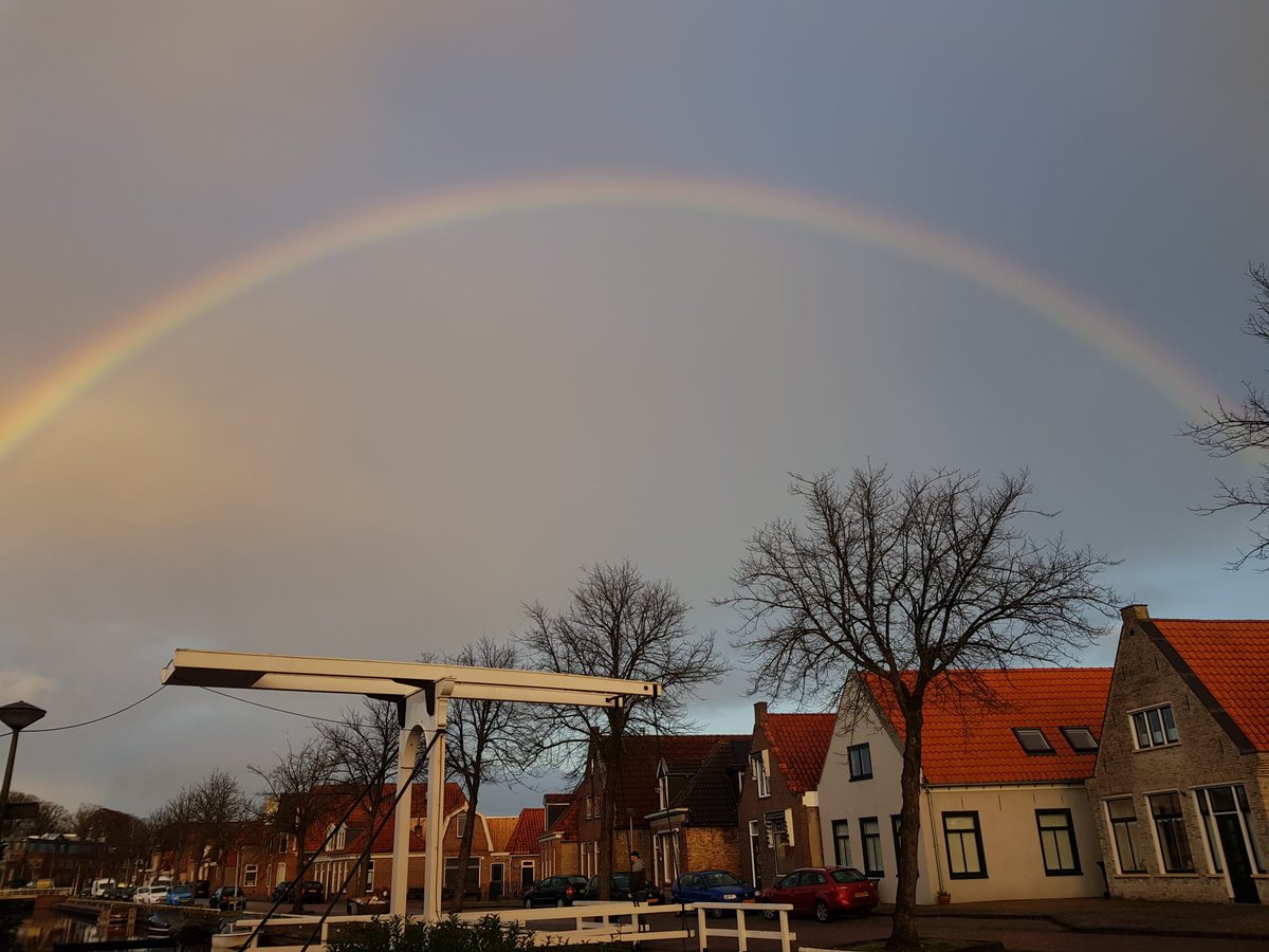 HofGerrit's tweet photo. zooo #goedemorgen allemaal vanuit een 'zonnig' Fryslân....en bedenk wel 'haters gonna hate'😏 #trytostaypositive☺ https://t.co/i9PN2j0iXC