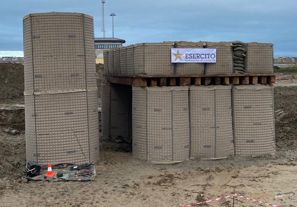 Esercito's tweet photo. Team di #artificieri dell’#Esercito hanno iniziato questa mattina le operazioni di disinnesco di due #ordigni da circa 500 libbre ciascuno, risalenti al 2° conflitto mondiale e rinvenuti a Segrate (MI) e a San Clemente (Rimini). Buon lavoro ragazzi!
#EsercitodegliItaliani https://t.co/C34AH1WGV8