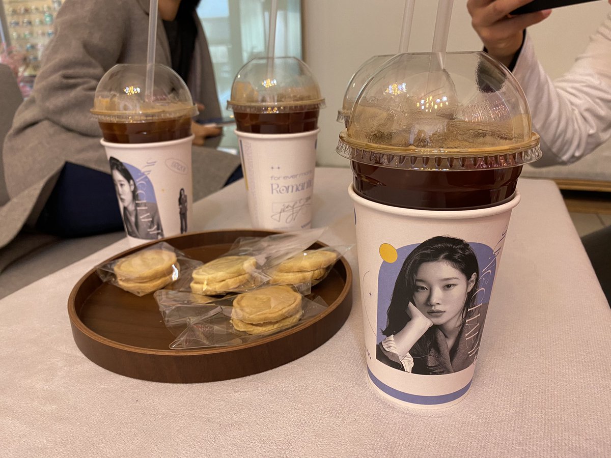 채연이의 생일을 축하합니다
다이아 보고싶어요ㅠㅠ
#항상고마워_채연아 <a href="/dia_official/">다이아 DIA</a>