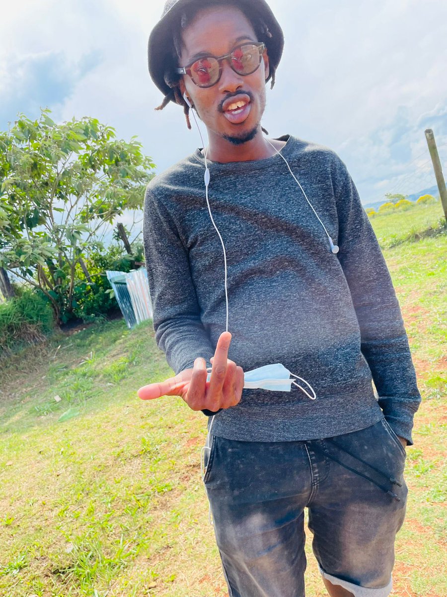 MeehlarSA's tweet photo. #LookUpToMe2022 
#BrokenFlowerChild 
#DoubleEGang https://t.co/bP9461dJQ0