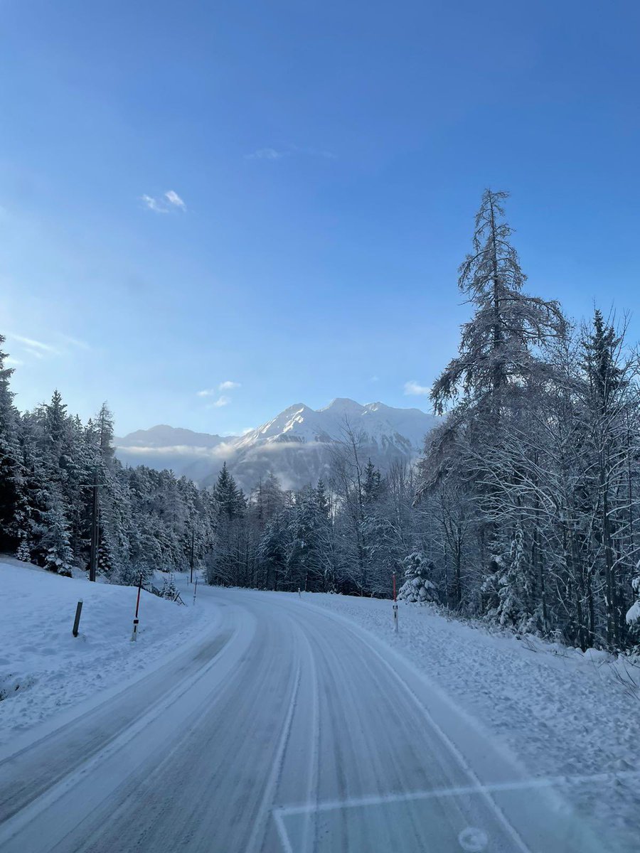 Liambroady's tweet photo. As far as morning commutes go this one isn’t a bad one https://t.co/dvaiiDbAiP