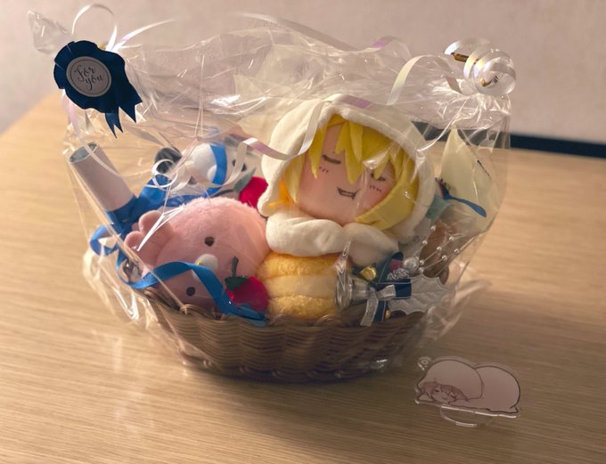 あまりにも可愛いアカチャン…を頂いてしまった……😭🙏✨✨✨✨🙏🙏めちゃくちゃ可愛い~~~!!!💕💕💕💕💕💕すご過ぎる。ありがとうございます!!!アカチャン…がよりかかっているのはまさか生クリームみちみちパン……?!? 