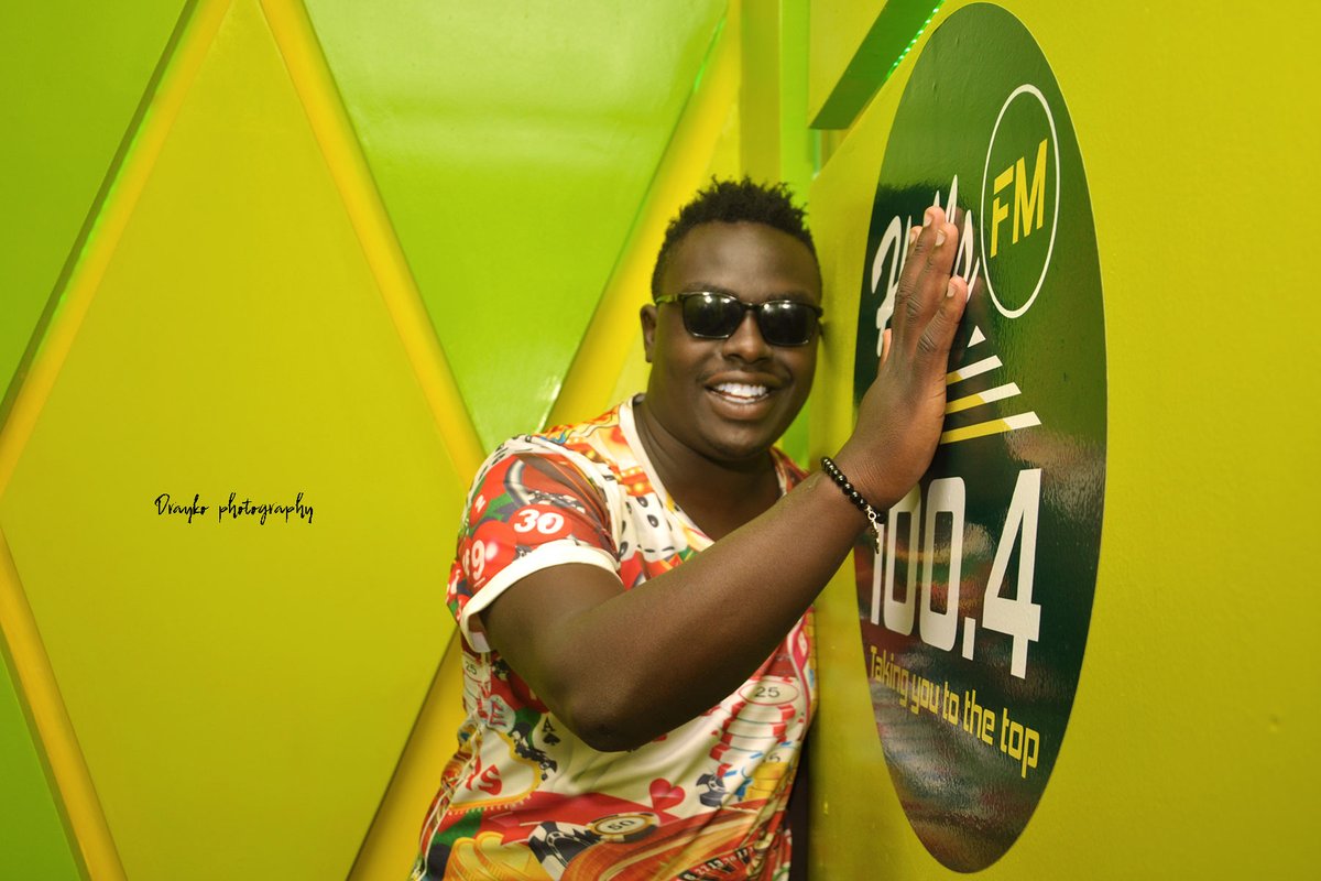 hillsfmkabale's tweet photo. @McShammy97 The Illest, Coolest And Baddest Mc Is On With The #YoRequest
Your Requests ?
#sundayvibes
#YoRequestWithMcShammy https://t.co/B9uIZd1Xmb