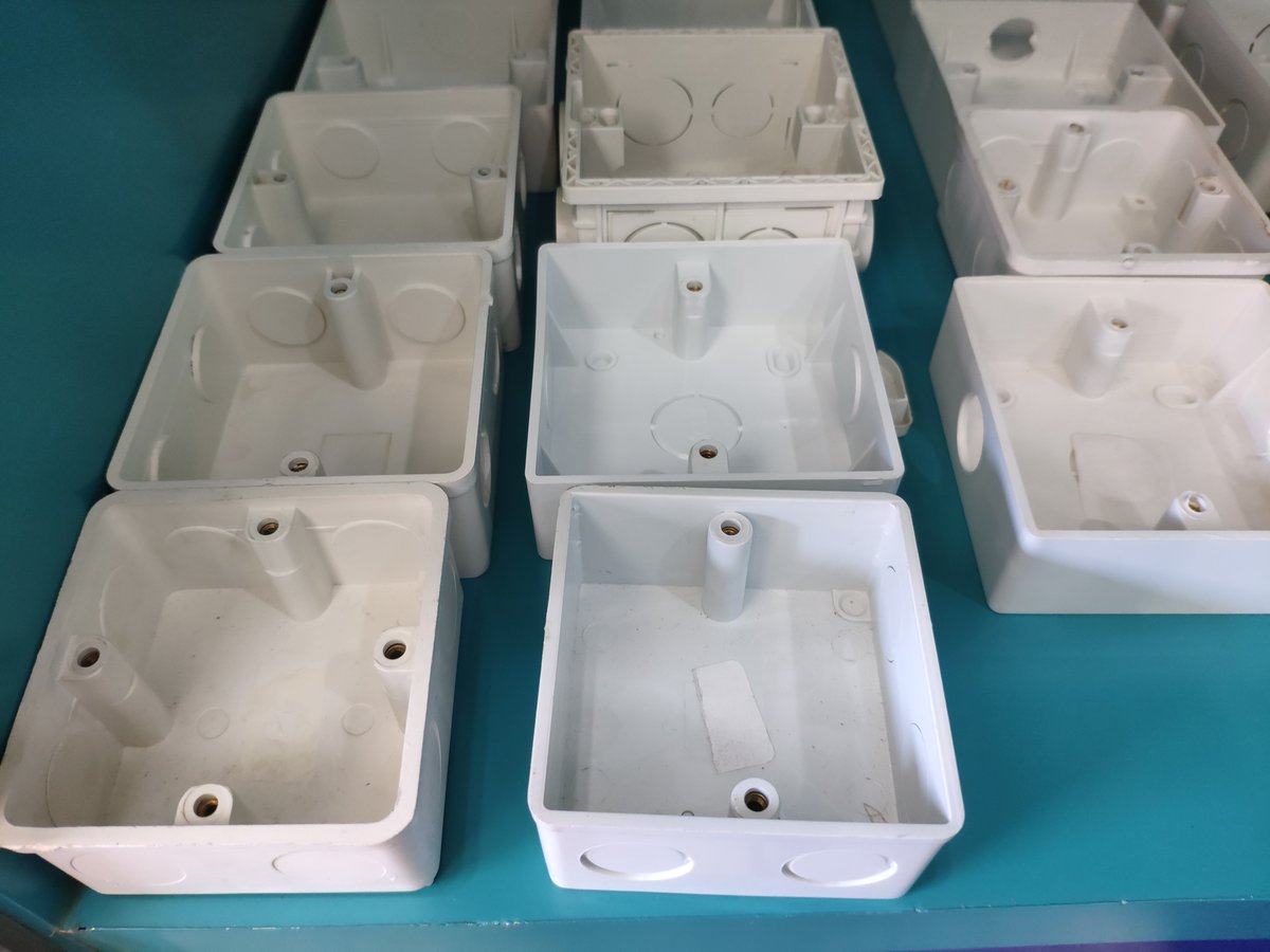 CSHONEST2020's tweet image. PVC Switch boxes
Material: Fireproof PVC /PS/ As need
Color: white or as required
Nut: M3.5
With 20mm side holes
#pvc #switchboxes #electricalboxes #fireproofpvc