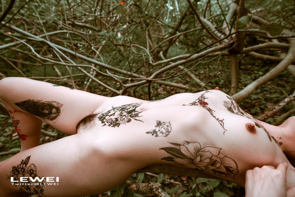荒踪～模特: 
 @RitaChenruijie （组图2）

#LEWEI #Bondage #广州约拍 #捆绑 #废墟 #BabyArt #ChinaArt #ChinaBondage
各类主题创作拍摄欢迎私我约拍～
投稿：
@Fengsiyuan
@wqganenshi https://t.co/mq6fPMovEQ
