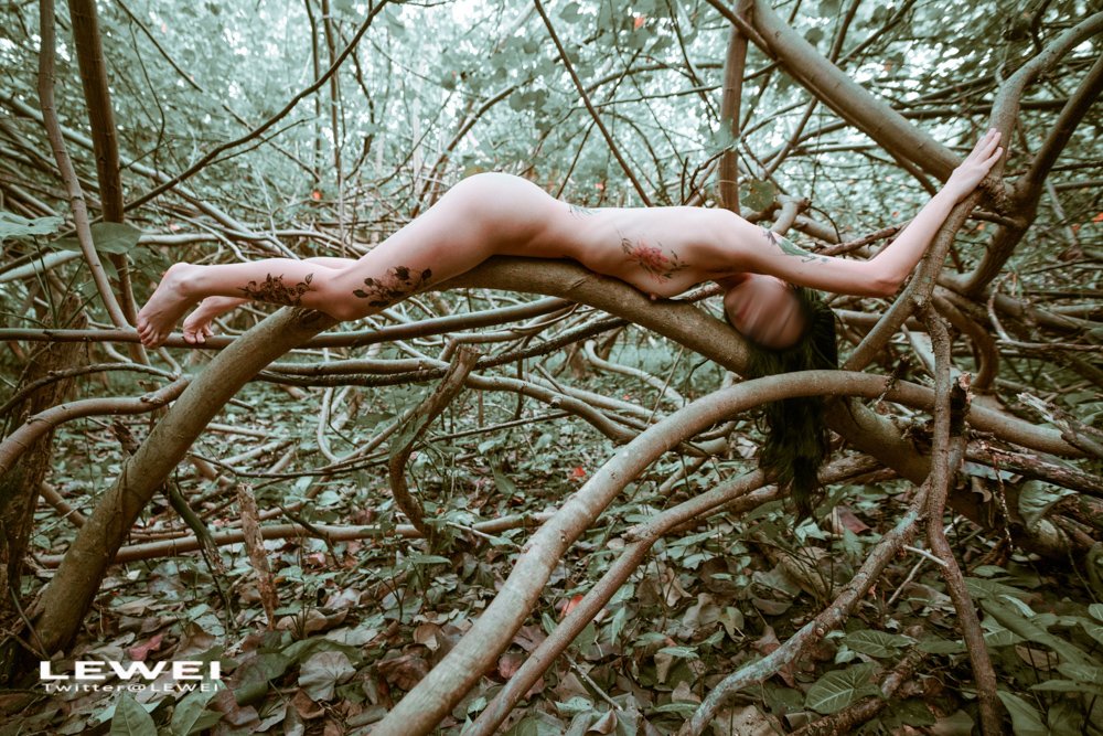 荒踪～模特: 
 @RitaChenruijie （组图2）

#LEWEI #Bondage #广州约拍 #捆绑 #废墟 #BabyArt #ChinaArt #ChinaBondage
各类主题创作拍摄欢迎私我约拍～
投稿：
@Fengsiyuan
@wqganenshi https://t.co/mq6fPMovEQ