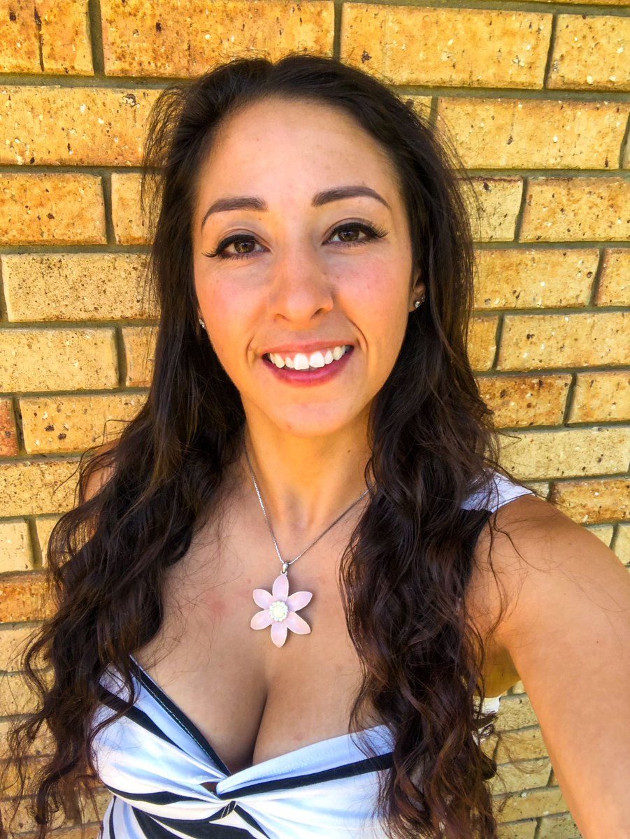 CameliaBorg's tweet image. What would you do if you weren’t afraid? 🤔

A large % of people never achieve their goals or dreams because deep down they’re afraid.

Afraid of failing.

Afraid of looking stupid.

Afraid of putting themselves out there.

More: facebook.com/10469479103825…