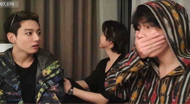 ขำมาก ก็คือเเทฮยองโป๊ะอะไรซักอย่าง น้องจองกุกคือจ้องหน้าละ ส่วนจีมิน อะไรกันคับ ผมไม่รู้เรื่องนะ คือ5555555555555555555555555555555555555555555555555