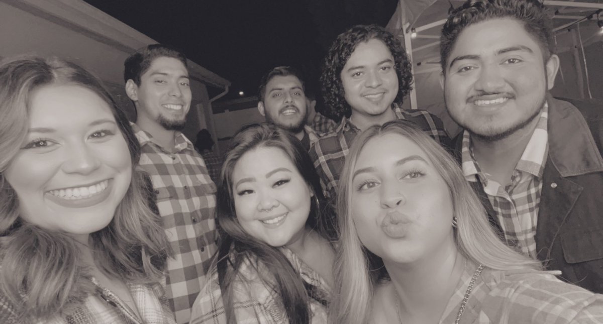kelseeee415's tweet photo. Is it even holiday szn if you dont have a flannel party?!😝 https://t.co/VaQ8vAYJzF