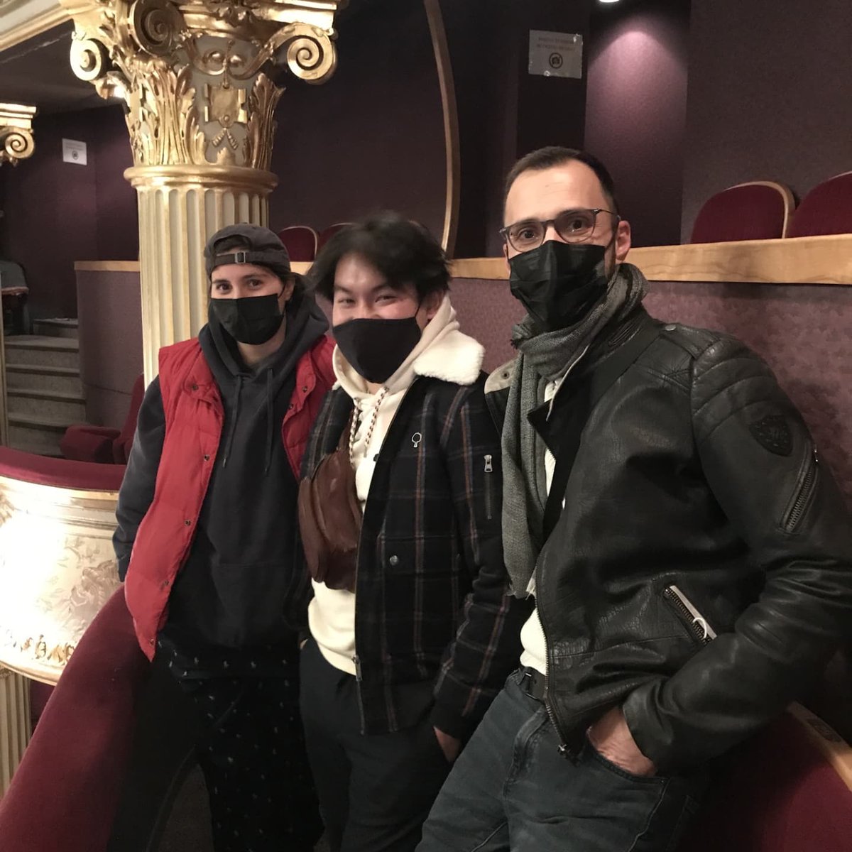 LeRefuge_Angers's tweet photo. Hier soir, c'était "soir de gala" pour les jeunes de la délégation qui ont pu applaudir Vincent Dedienne dans son dernier spectacle. Un immense merci au @FestivaldAnjou pour cette magnifique soirée dans le superbe cadre du Grand Théâtre d'Angers. 🎭🎫🙏 https://t.co/QPn7ybpXEx