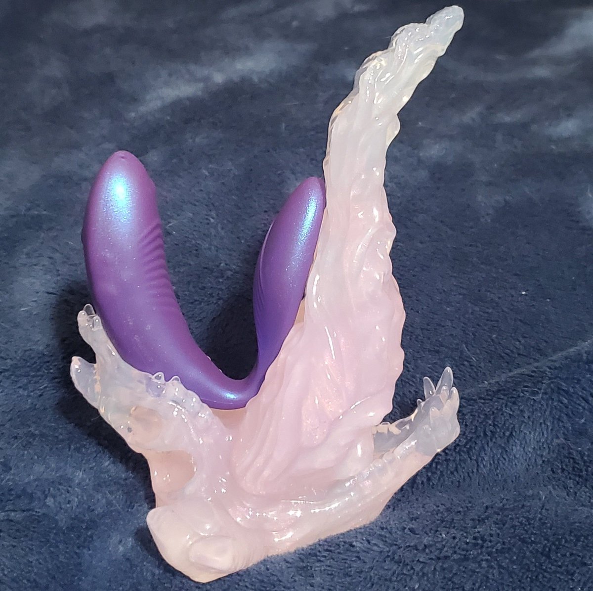 RedTheSatyr's tweet photo. Dildo Protip: @HodgePodgeEnt's Ludwig is the perfect size and shape for a Wevibe Sync! Mlem 😜 https://t.co/fqvFX4yOql