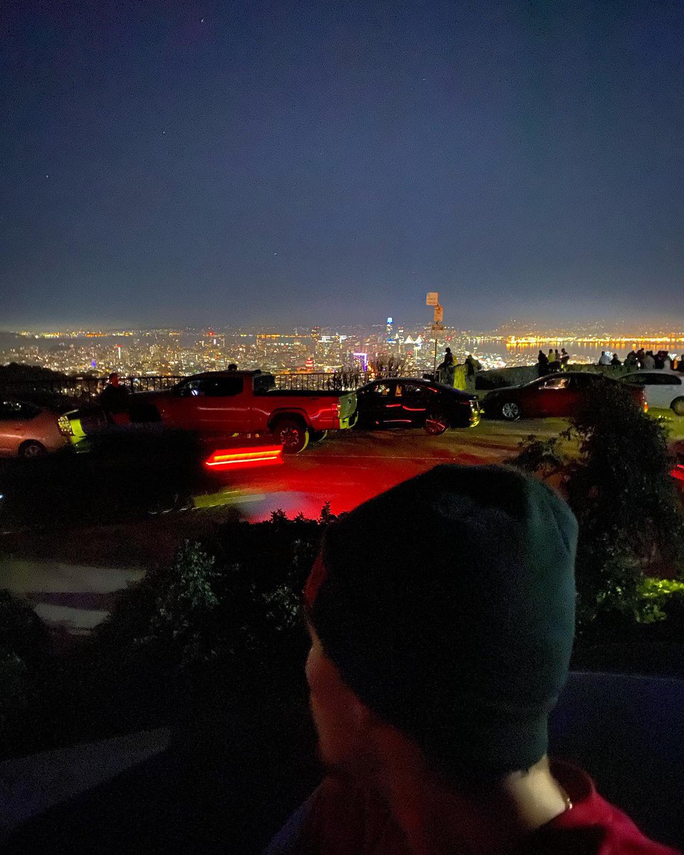 pone_stone's tweet photo. Only lookin towards the light, cause that’s Gods way of telling me where to go🌃🙏🏽

#view #lights #city https://t.co/CAPds6B7Ic