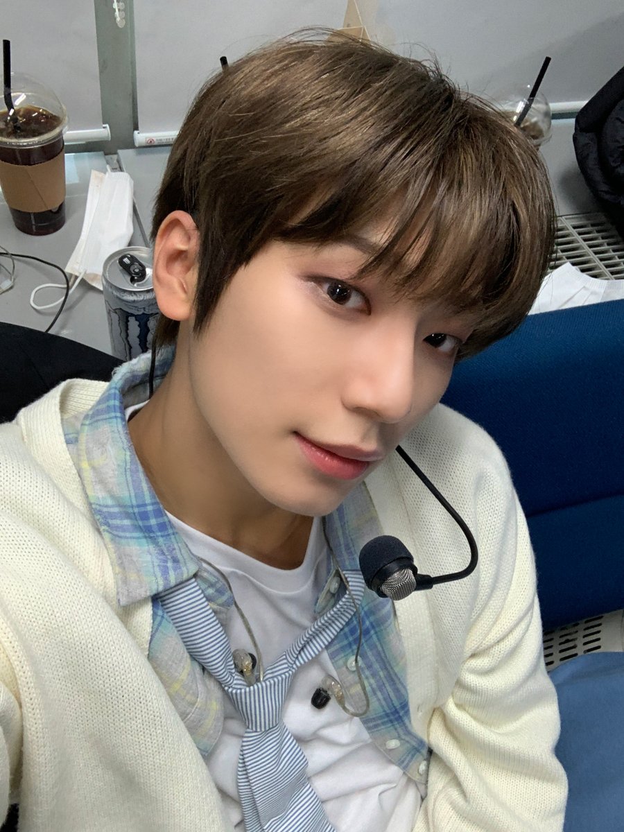 [📷][#BLITZERS]
[#WOOJU_RAID]
제 최애 과자 초코송이에서 츄러스로 바꿨습니다
I changed my favorite snack from CHOCO BOY to churros.

#블리처스 #WOOJU #우주