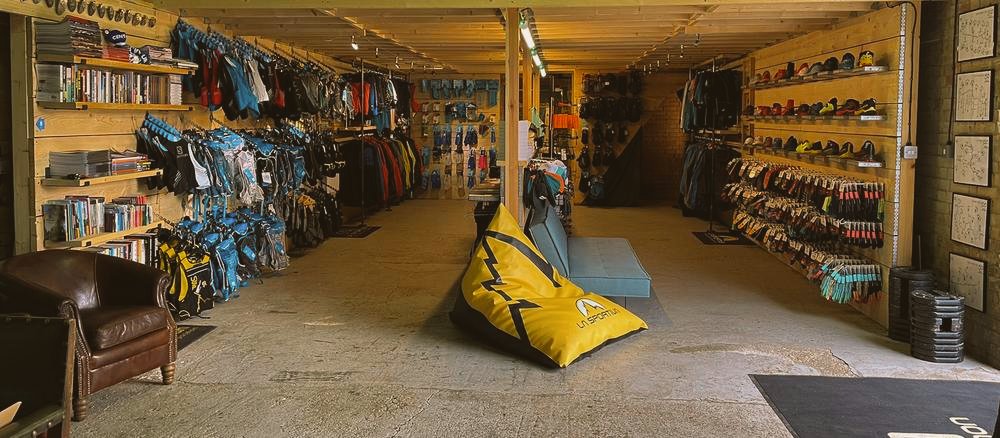 Our next <a href="/centurion_store/">Centurion Running Store</a> opening day is Friday 3rd December.

Why not make a visit &amp; have a cup of tea or coffee &amp; have a chat if you’re in the area! 

Address &amp; opening times here ⬇️

centurionultrarunningstore.com/pages/bricks-m…