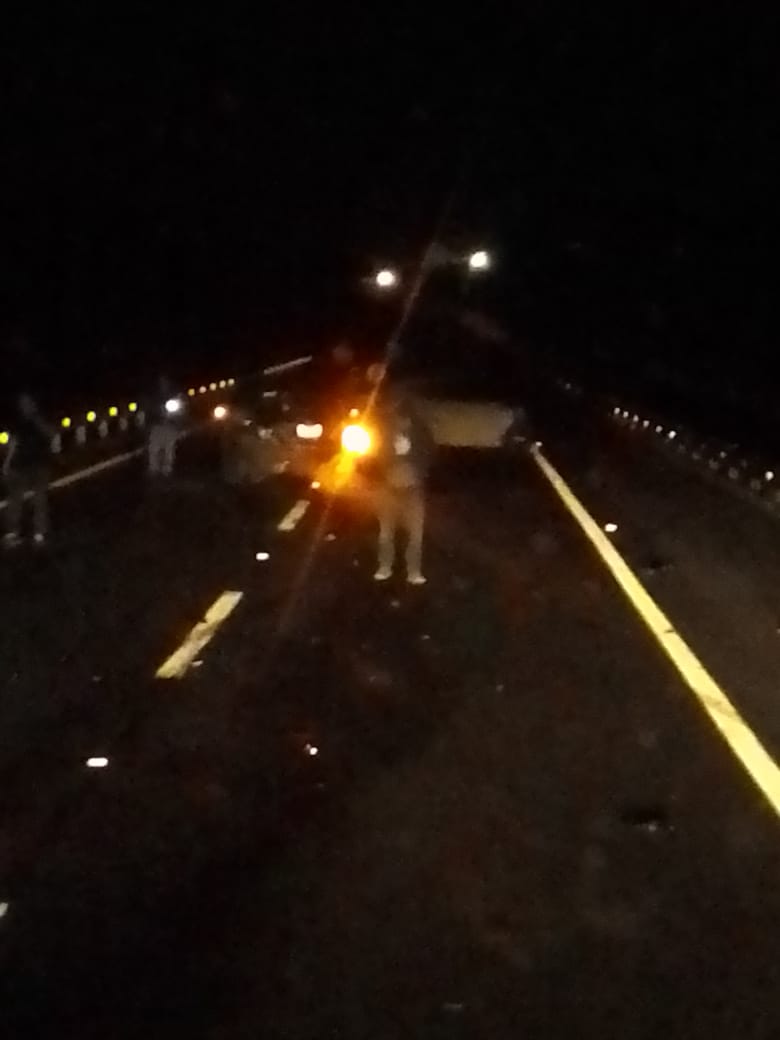 sonidito2010's tweet photo. @redviacorta @CAPUFE @GN_MEXICO_ Esta es la foto del accidente https://t.co/Tf9P8HDb4R