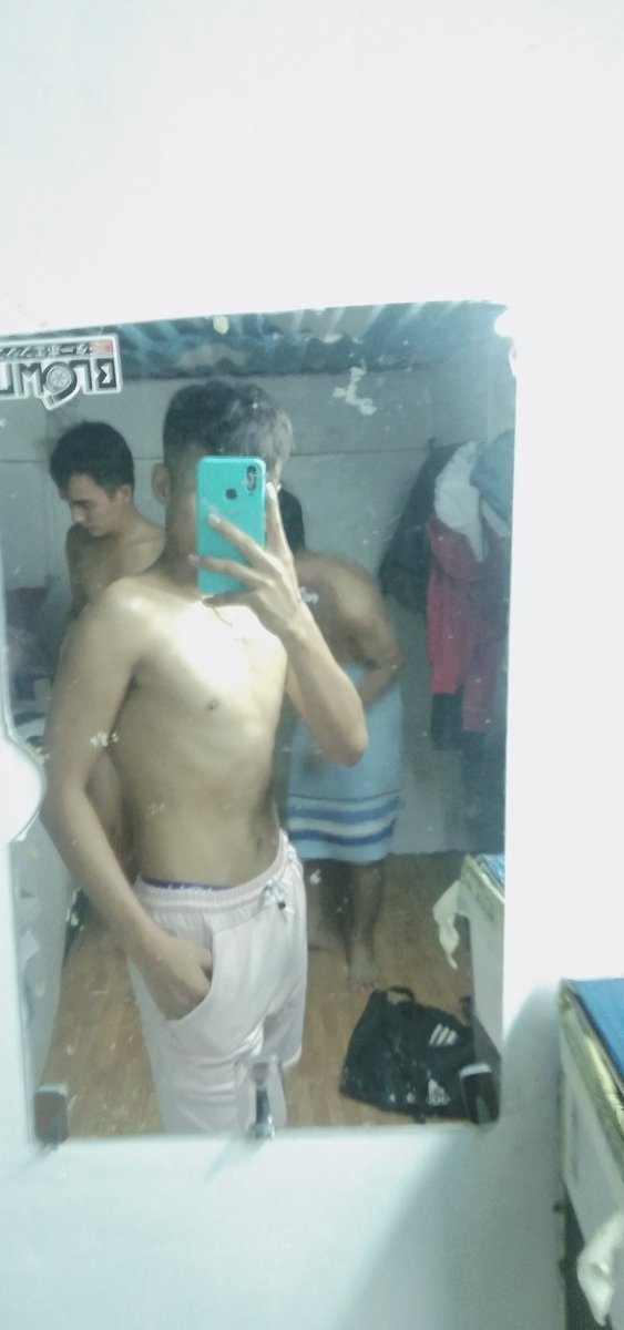 KinBabyBoy1's tweet photo. Alam nyo ba pang ganto Yun picture 3sm kami Daya nila sakit pota😐😋😋😋 https://t.co/iAH7H0A6ft