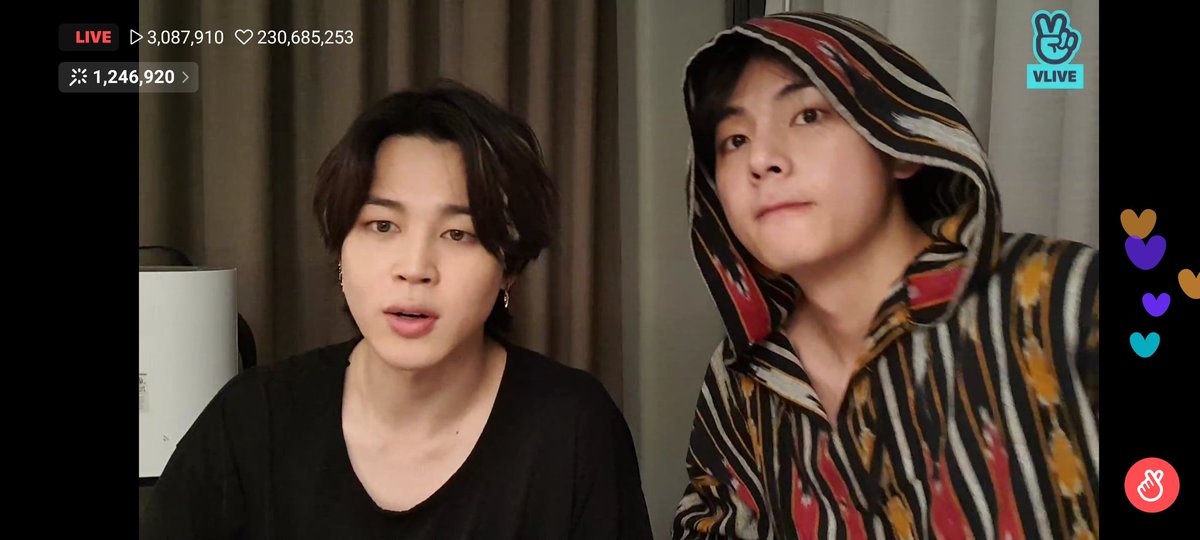 enasimene's tweet photo. wuV you! 😍😘💞💘💜 @BTS_twt https://t.co/b3GX61cQhh