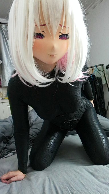 好奇心て買たきぐるみ、カメラを見極めがすごく難しい、そして息が熱くて苦しい。。 