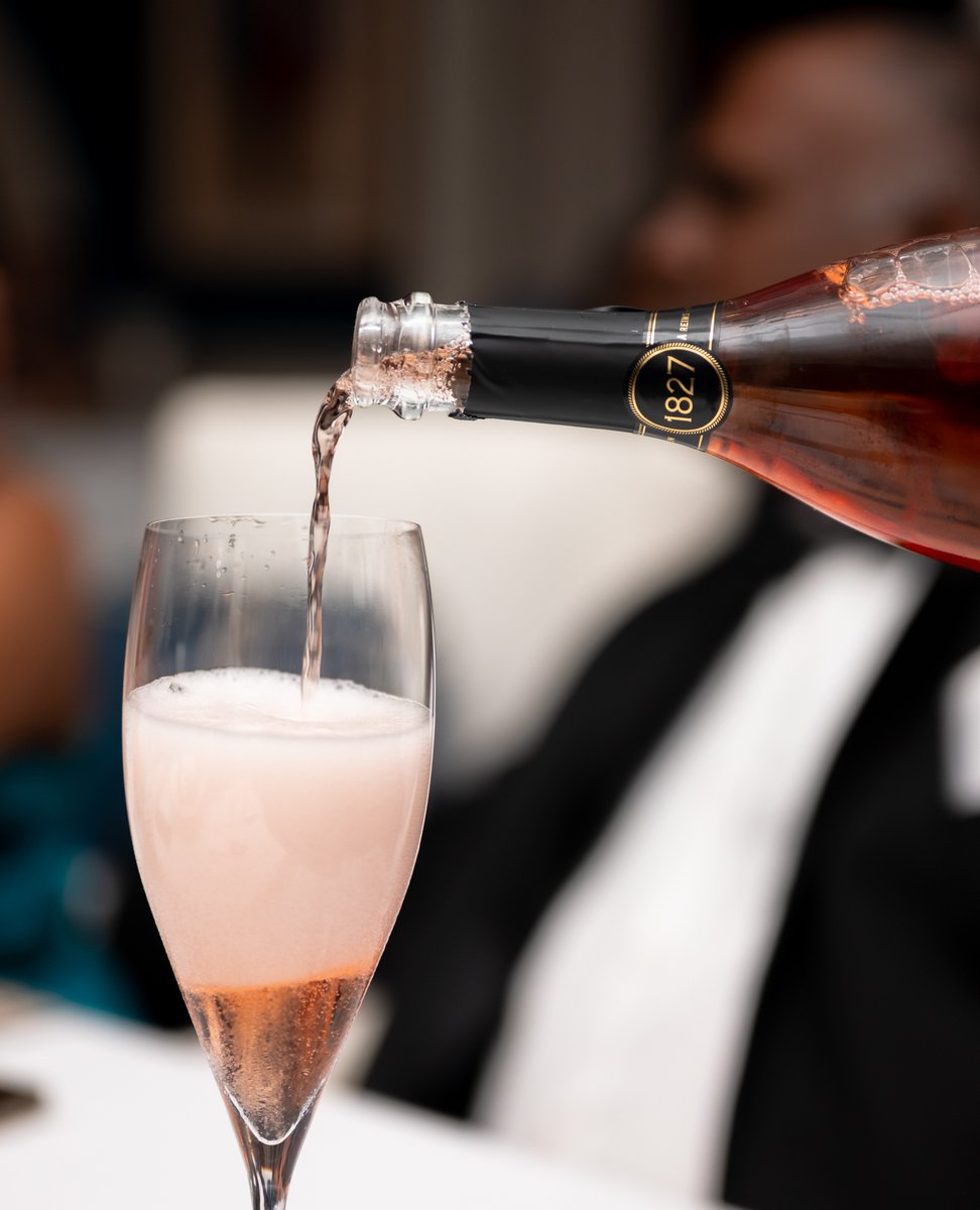 Get ready to raise a glass of champagne and celebrate the new year with us! Join us on December 31st for endless smiles, sublime cocktails and a feast not to be rivalled with! 
 
Click on the link below to book today: 
oysterboxhotel.com/dining-and-dri…