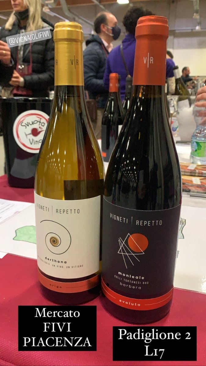 sararepetto79's tweet photo. Pronti per il secondo giorno al Mercato #Fivi #derthona #timorasso #monleale #barbera #vignetirepetto #piedmont #piemonte @VignaioliFIVI https://t.co/f7cDwvFCAZ