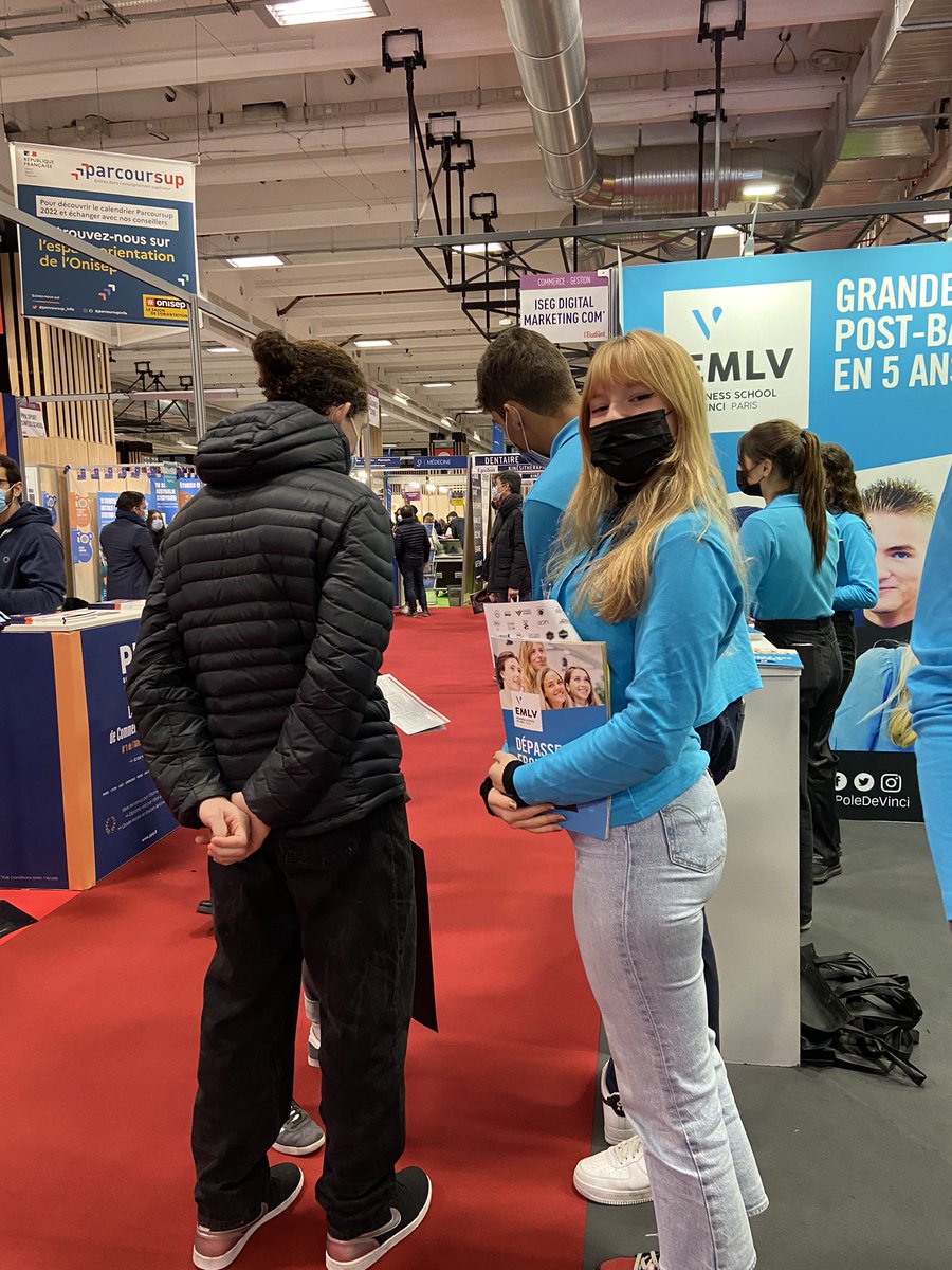 ZeiselG's tweet photo. @poledevinci @EMLVparis @letudiantsalon Porte de Versailles. Les étudiants de l’Ecole sont là pour vous au stand G18 #CGE #digital #Marketing #Finance #Rh #students #sport #international #softskills #grademaster @ConcoursSESAME https://t.co/3prSQ1Ac8c