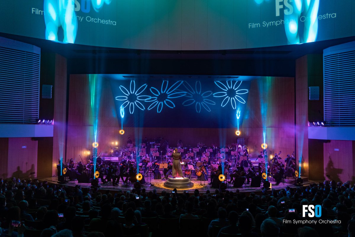 FilmSymphony's tweet photo. ¡Y #Murcia lo volvió a hacer! ¡¡Llenazo absoluto para disfrutar de #FSOFENIX!! 🎉 ¿Cuál fue vuestro momento preferido del concierto?

Si os quedasteis con ganas de más... ¡Nos vemos el 4 de marzo! 🗓 https://t.co/wDrvdbscO2