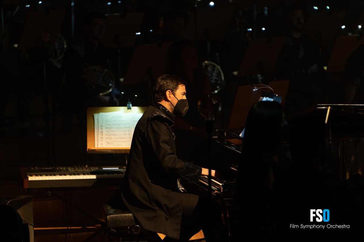FilmSymphony's tweet photo. ¡Y #Murcia lo volvió a hacer! ¡¡Llenazo absoluto para disfrutar de #FSOFENIX!! 🎉 ¿Cuál fue vuestro momento preferido del concierto?

Si os quedasteis con ganas de más... ¡Nos vemos el 4 de marzo! 🗓 https://t.co/wDrvdbscO2