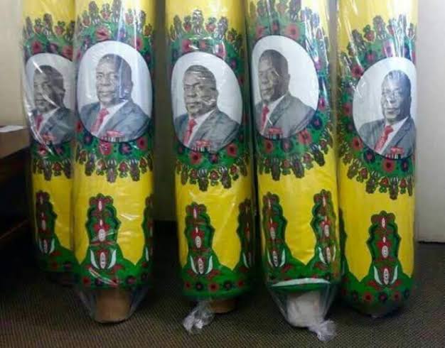 #BrokenEDCoupPromises
*Not to have his portrait on ZanuPF regalia like Mugabe
*Not to use cult slogans like ED Pfee
*To hold elective ZanuPF Congress in 2019 as due
*Not to run for a third term in 2023

ED has changed the game from bad to worse; he can't be trustED!
#No3rdTerm4ED