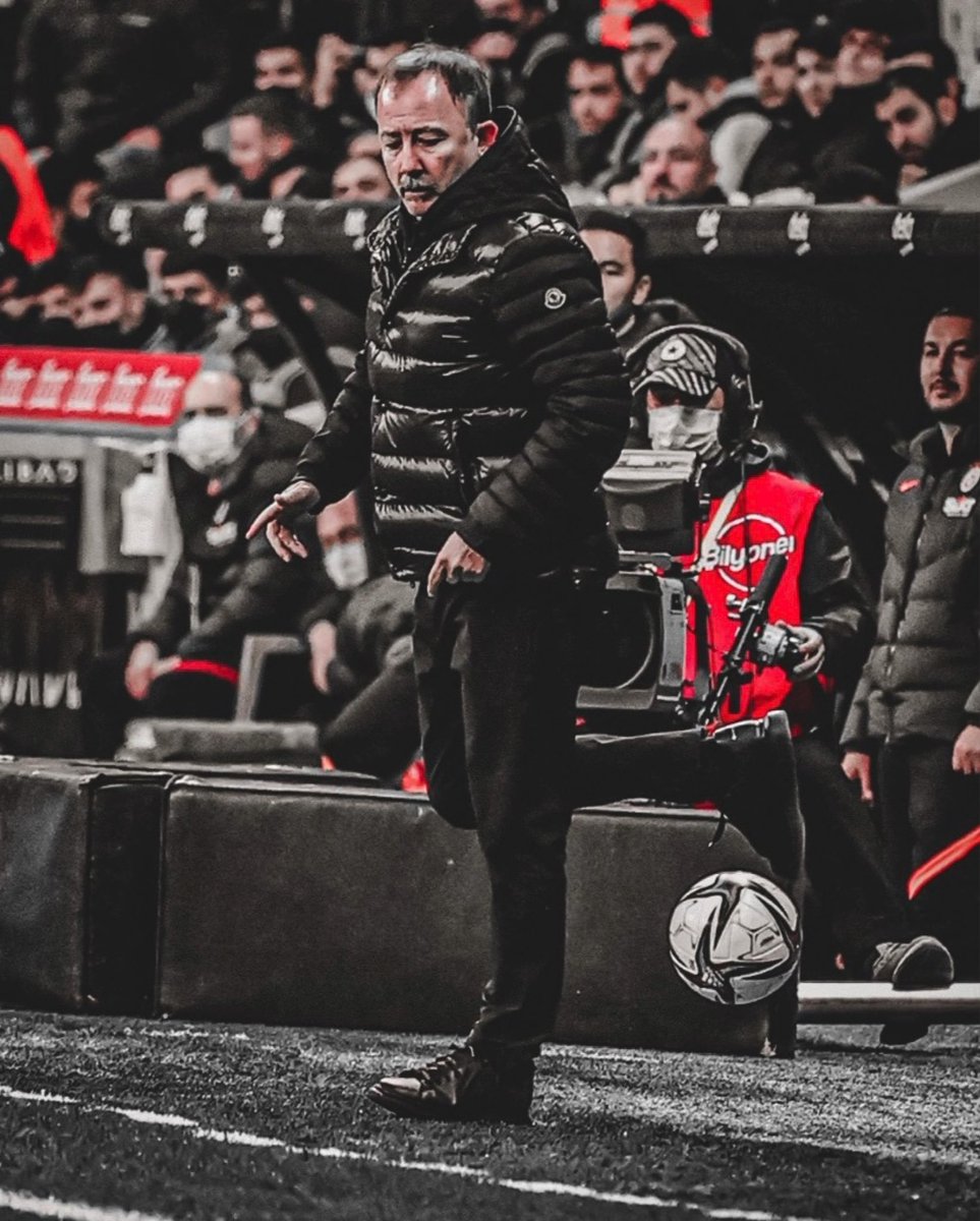 that legend🦅👑
#GidemezsinSergenYalcın