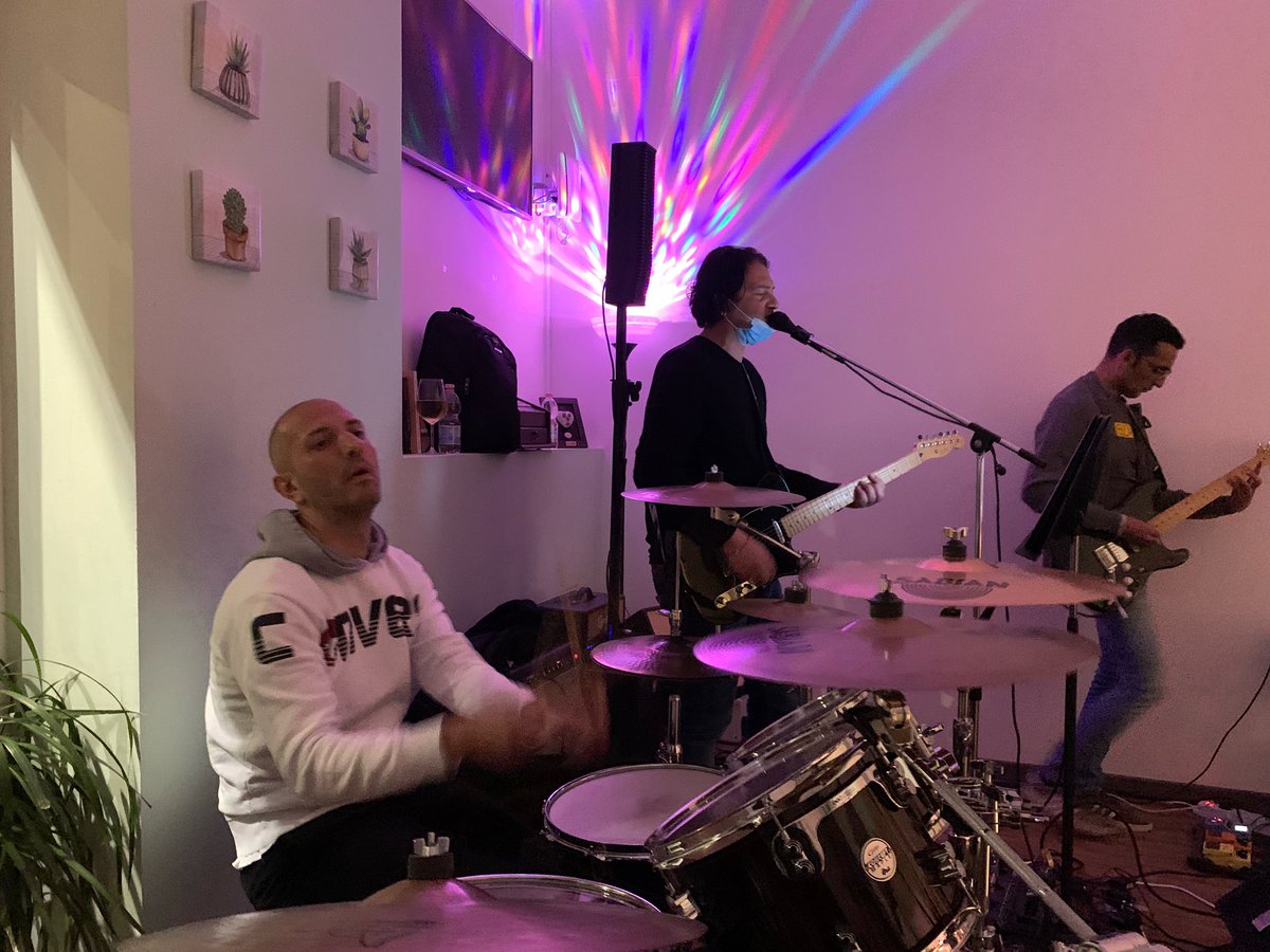 LiveTkm's tweet photo. #tabskillersmachine #tkm #sudoccidentalesicula #livetour2021 #eureka238 #ragusa #sicilia #26NOVEMBRE2021 #live #rock #band #enjoy #thankyouall❤️ https://t.co/9fBjynynJq