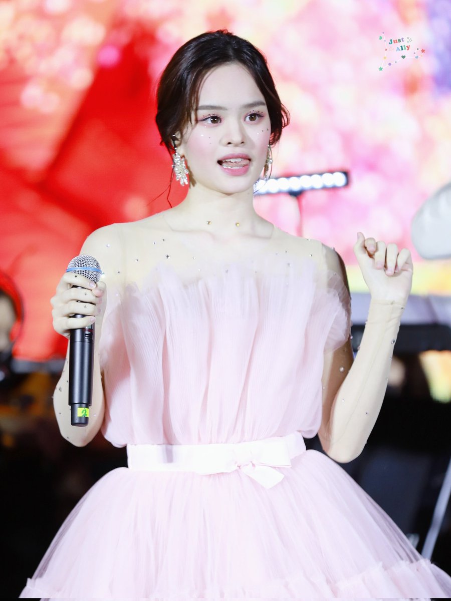 justally_1's tweet photo. 211125 #ALLY #EMWINTERWONDERLAND2021
#THEJOURNEYOFJOY at Quarter park 

#ALLYsONLY
#allynitibhon
#แอลลี่ #411Music https://t.co/1UjAFtsW1O