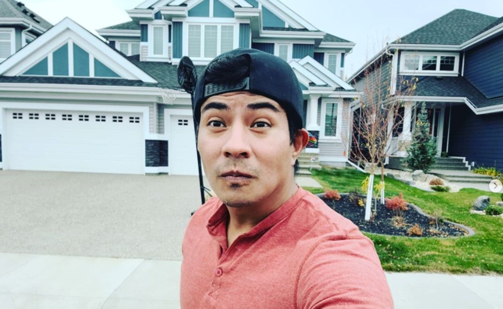 El_Universal_Mx's tweet photo. #EnPortada Albañil mexicano presume lujosa casa que compró en Canadá valuada en 12 mdp https://t.co/JOjFUH3mnJ https://t.co/J6wwWnOVTa