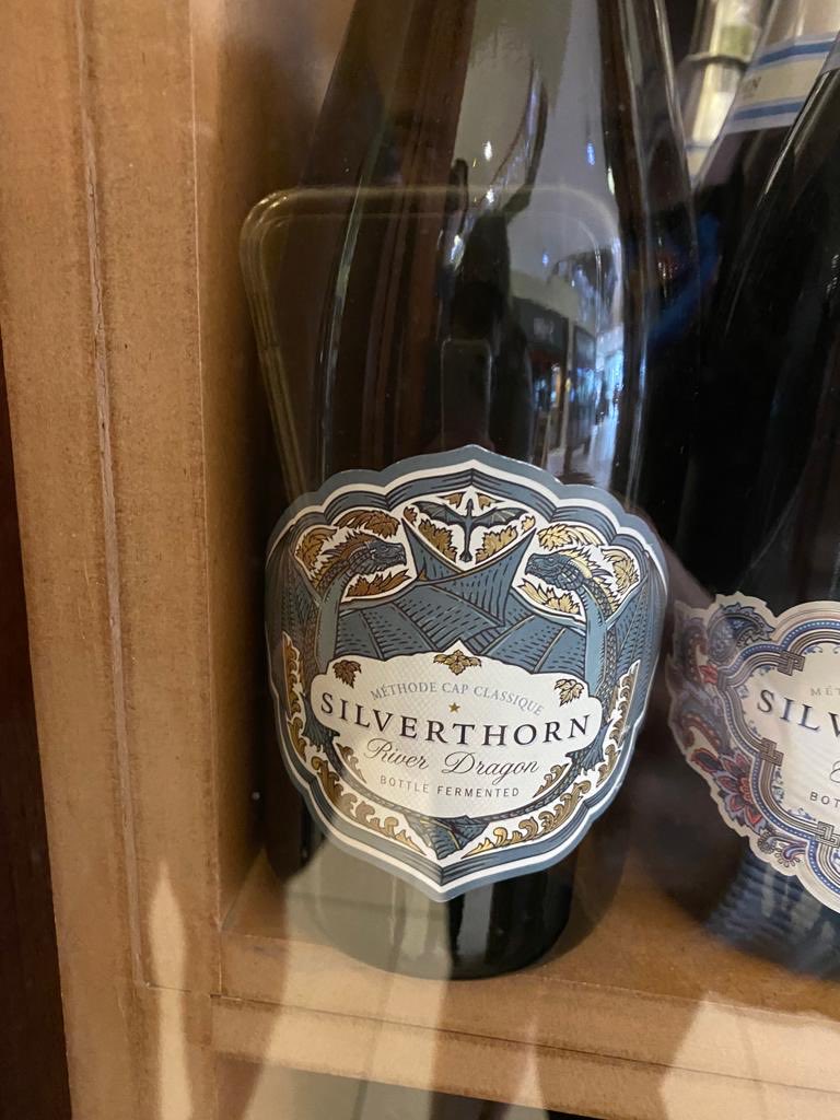 msfizzofficial's tweet photo. @SilverthornMCC @wineconceptsSA @capewinereview @jozifoodwhore @JoziStyle @PalluSA @cheek2chic and look what my darling daughter discovered in Cape Town this morning 💃🏻💃🏻💃🏻🥂🥂🥂#NewMCC #bubbles https://t.co/PiIfV0RPTE