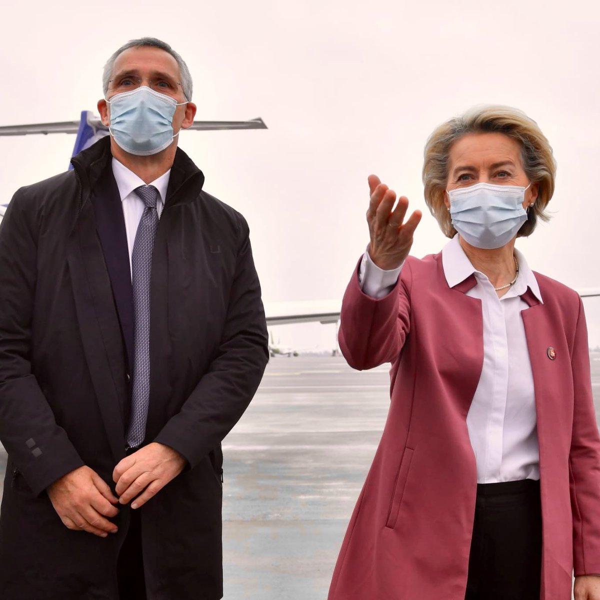 vonderleyen's tweet photo. Good to be in Vilnius 🇱🇹 today with @NATO SG @jensstoltenberg.
 
We are here to express our full solidarity with Lithuania in the face of the hybrid attack led by the Belarus regime and highlight our good EU @NATO cooperation. https://t.co/IhbTFCPobq