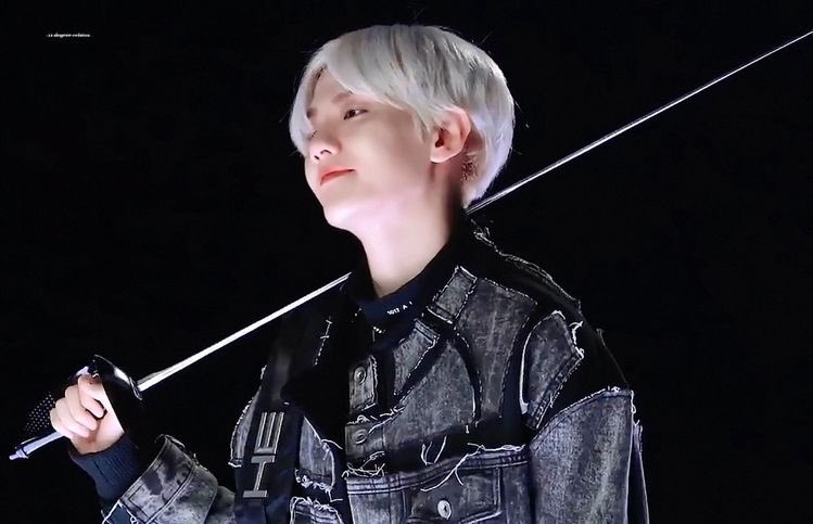 EXO_Ladder's tweet photo. ۳-شمشیر بکهیون(obsession)
@weareoneEXO #exo https://t.co/am0ZnGMioi