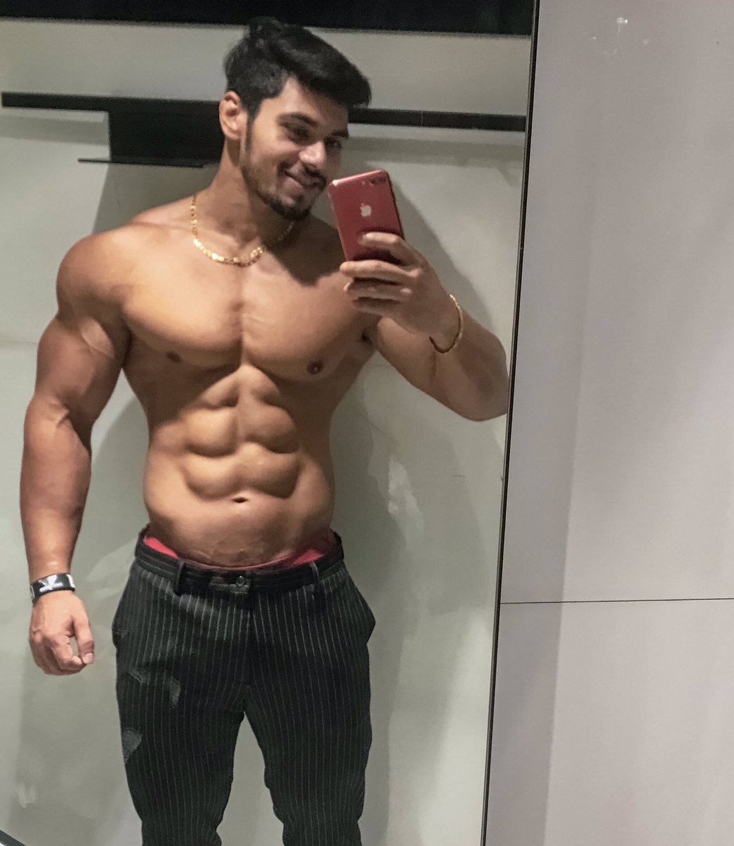 RealPranavRaj's tweet photo. Smile!😁 HAPPY SUNDAY,Folks.❤️🔥💪🏻
|| Current physique Update|| Holding 90kgs. With this condition. Should I ripped more?? 🤔😎
............
https://t.co/cRc5jtGlRk

https://t.co/oxKTRerIXu

#classicphysique #musclemania  

#Musclemaniapro #worldchamp #pranavraj #pranavstyle https://t.co/Ks89YzELum